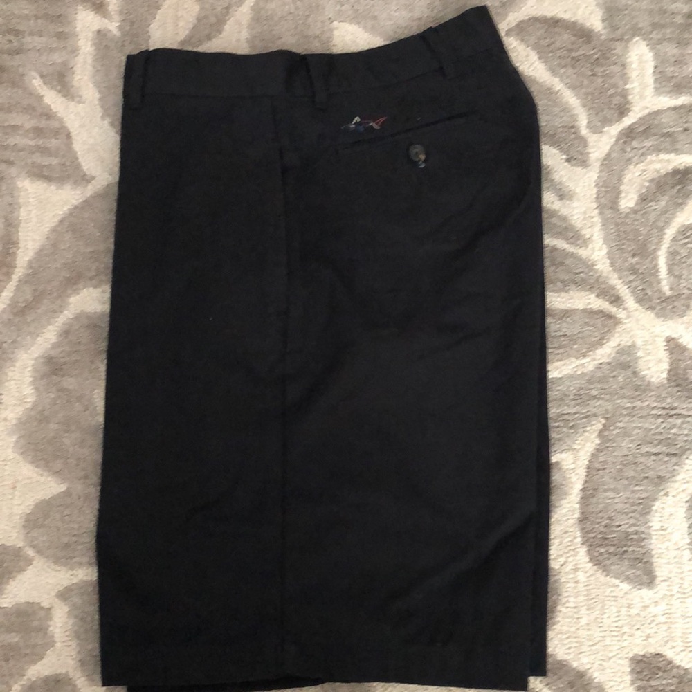 NWOT Greg Norman golf shorts 32